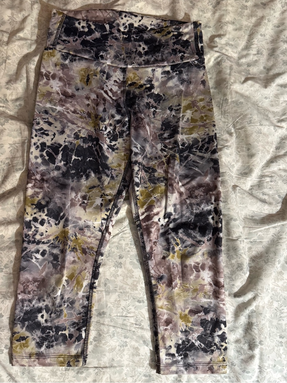 Floral Splash Capri Leggings in Black, Purple & Olive
